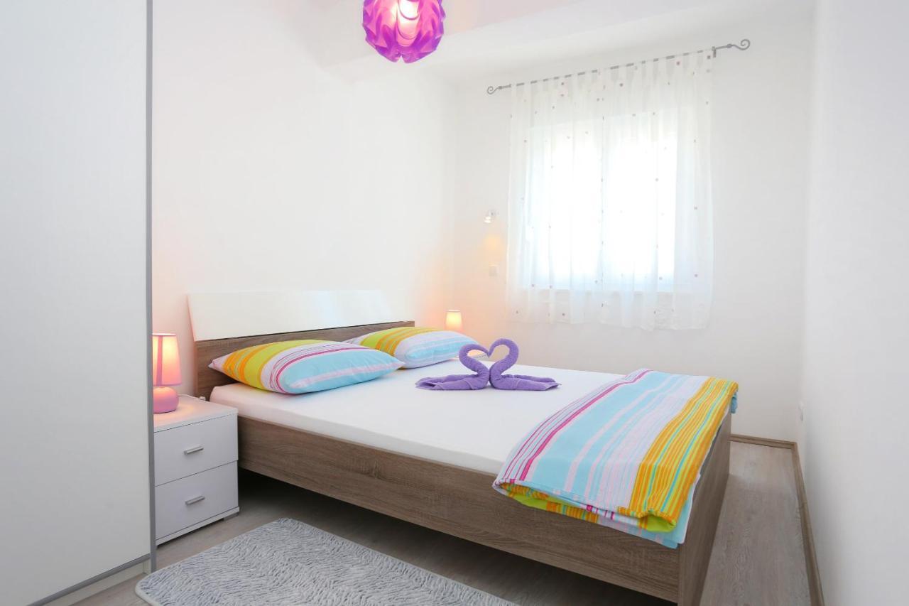Apartments With A Parking Space Omis - 10362 ภายนอก รูปภาพ