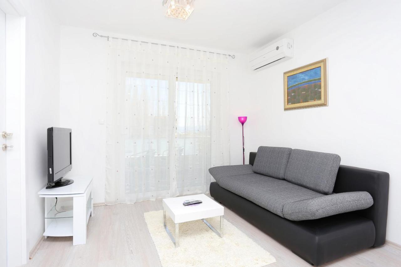 Apartments With A Parking Space Omis - 10362 ภายนอก รูปภาพ