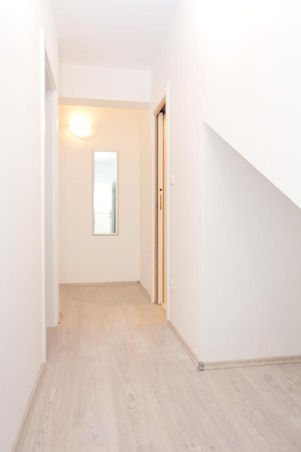 Apartments With A Parking Space Omis - 10362 ภายนอก รูปภาพ